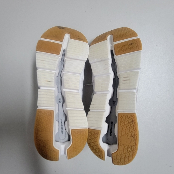 On Cloud Cloudrift White/ Sand Size 8.5. - Picture 4 of 15